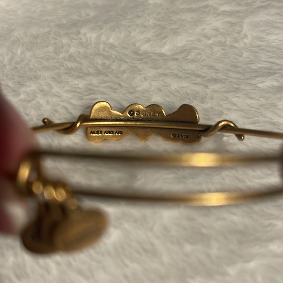 Alex and Ani retired Disney Mickey and Minnie Mouse kissing heart gold bangle - Picture 5 of 8